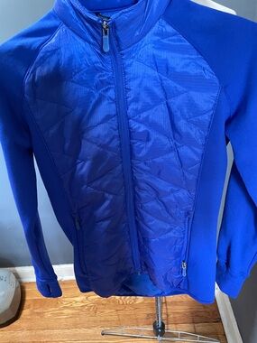 Track& Field Women's Lightweight Quilted Puffer Jacket in Electric Blue Small